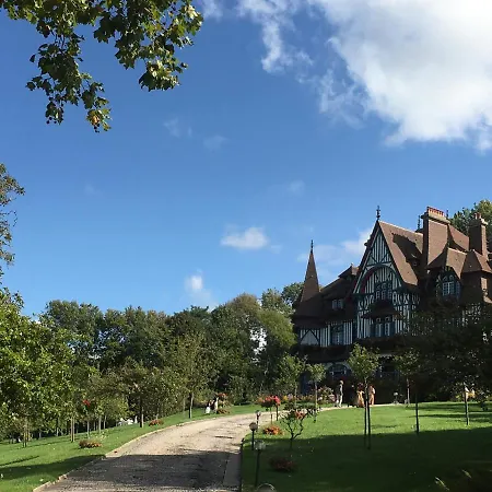 Apartment Balcon Sur Sea, Sun And Horses Deauville
