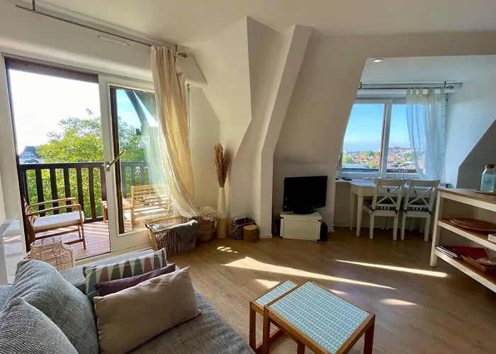 Balcon Sur Sea, Sun And Horses * Deauville